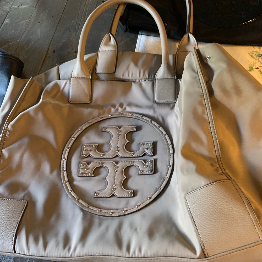 Tory Burch “Ella” tote in EXCELLENT condition.
